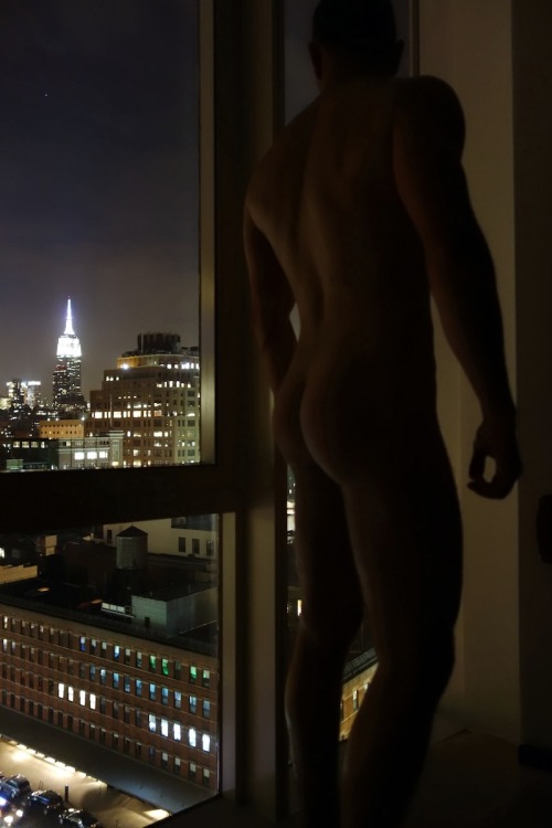 findingmeafter40:  Love the views around the city at night 