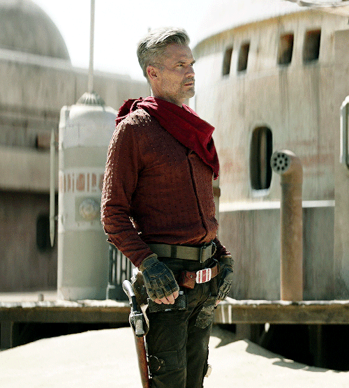 THE BOOK OF BOBA FETT Chapter 6: From The Desert Comes A Stranger