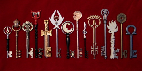 ryallsfiles: The Locke &amp; Key family of keys by Israel Skelton’s Skelton Crew Studio