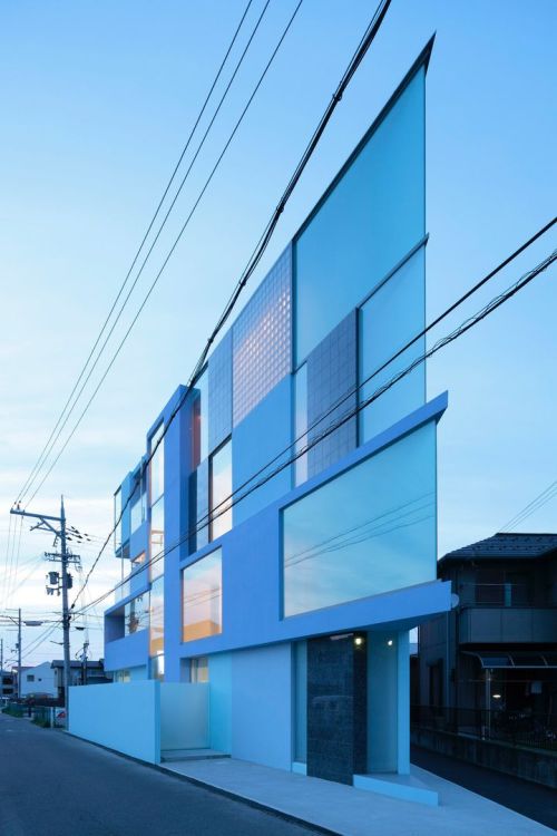 flyingkeris:   On the Corner by Eastern Design Office   