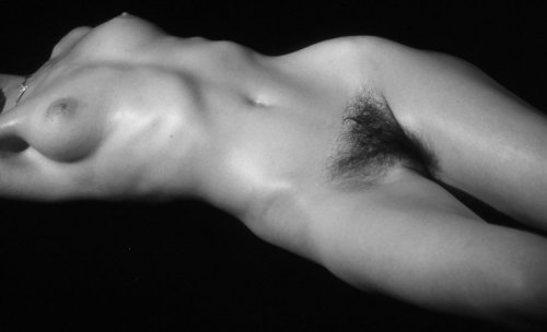 xmonsveneris:  Female torso by asiaseen