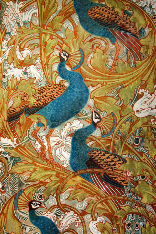 Walter Crane, Peacock garden corridor, 1898-1900. Museum of Applied Arts, Budapest. Shown is the ent
