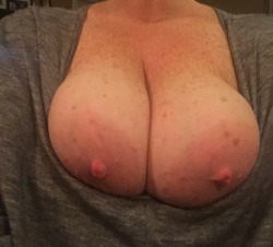 sarahthomasasu:  Memorial Day morning titties!