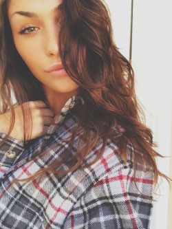 legitimism:  wolfves:  Flannels are my favorite.