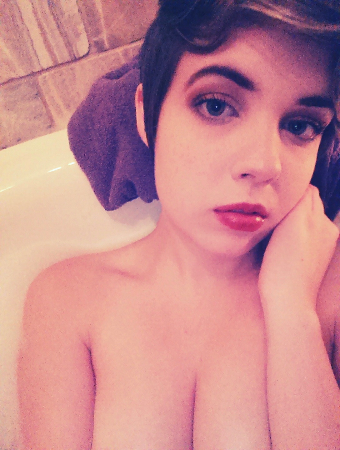 baby-fatale:  I definitely don’t take enough bubble baths.