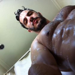 malefeed:   steve_raider: Chest day ✔️ shower time ! [x] #steve_raider  