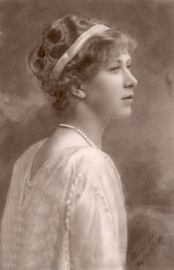 antique-royals:  Princess Mary of United