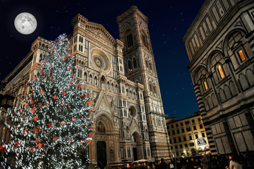chateau-de-luxe:  mostlyitaly:  Christmas in Florence | Natale Fiorentino 2010 by Any.colour.you.lik
