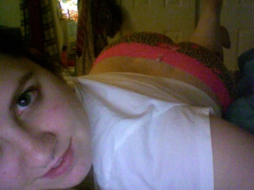 theideal-life:  a wild jungle cat, a cheeky girl, and some dimples ;) enjoy!  