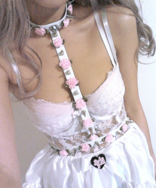 Porn Pics sakura-milk:   rose chain | shop more ღ( discount
