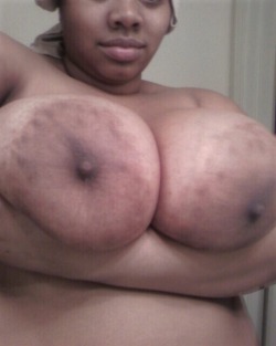mammoth-mammariesluvr:  biggestareolas:  How bout these tig ole bitties? Submission 7  Beautiful 