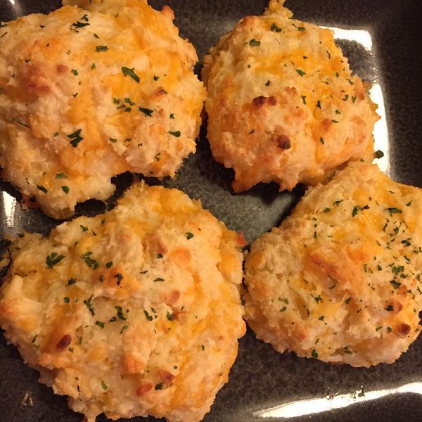 crissle:  So over the holidays I caught a craving and decided to make cheddar biscuits