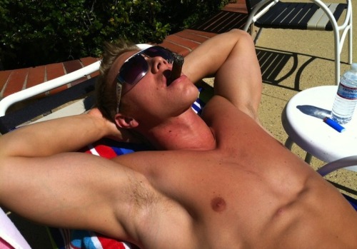 servethealpha:  It just feels good to see a Real Man relaxing and enjoying Himself.   Moments like this make worthwhile a fag’s efforts to please his Superior.  