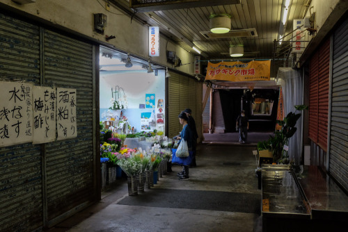 Amagasaki, a city between Osaka and Kobe, has some very lively shopping streets. This one, however, 