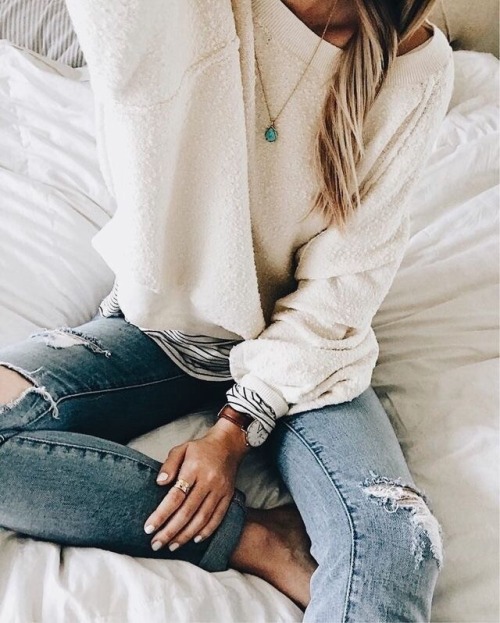 random-piece-of-trash: Ripped Jean Thinspo