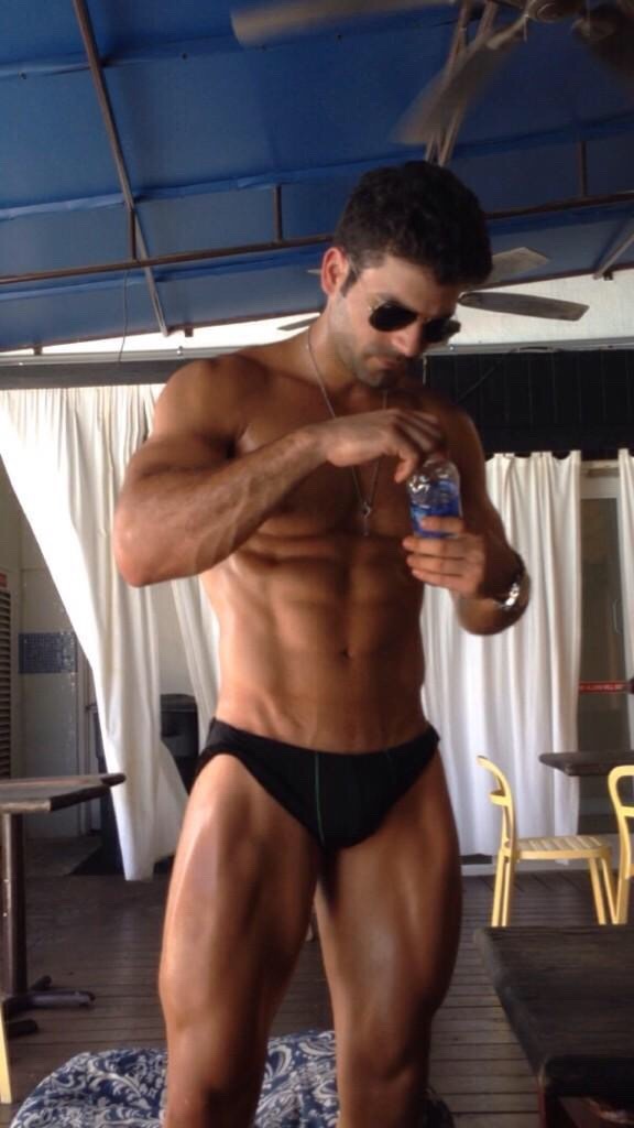mendoitbetter:  Ridiculous body!