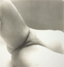 sexdreamprincess:  Nude No. 158, New York (1949) by Irving Penn 