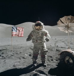 gunsandposes-history:  Apollo 17 astronaut