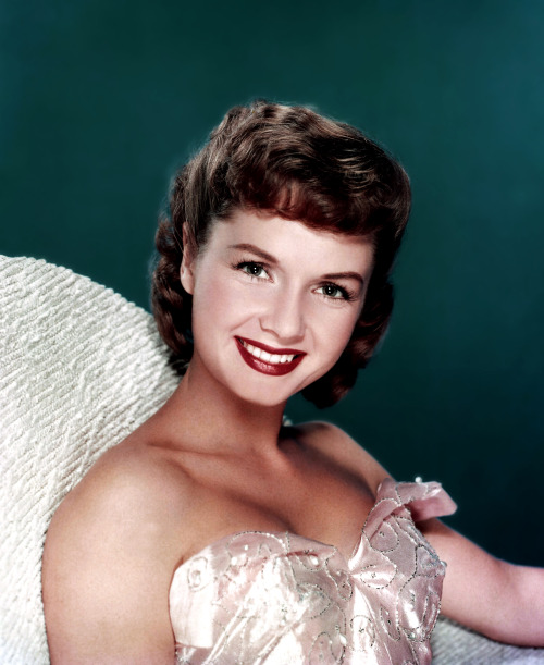  “She wanted to be with Carrie.” - Todd FisherR.I.P. Miss Debbie Reynolds…our Princess has le