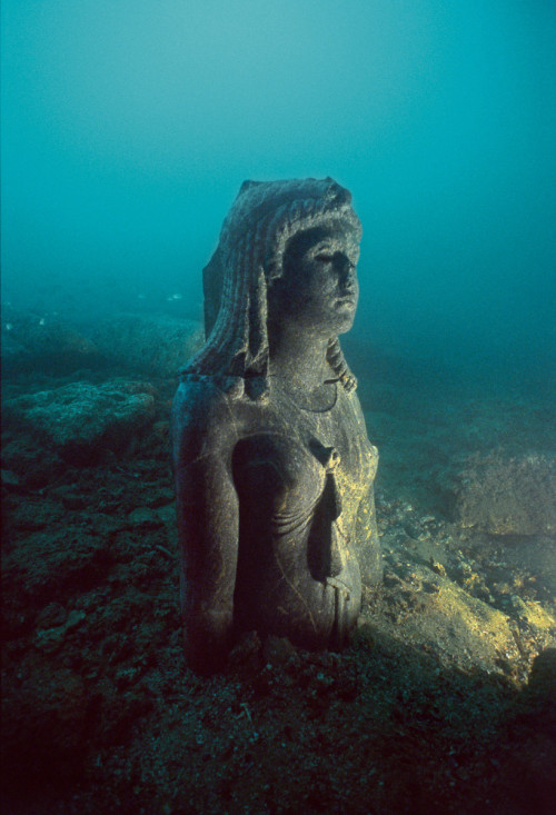 ceridwenofwales: museum-of-artifacts: The Dark Queen, statue probably depicting the Ptolemaic queen 