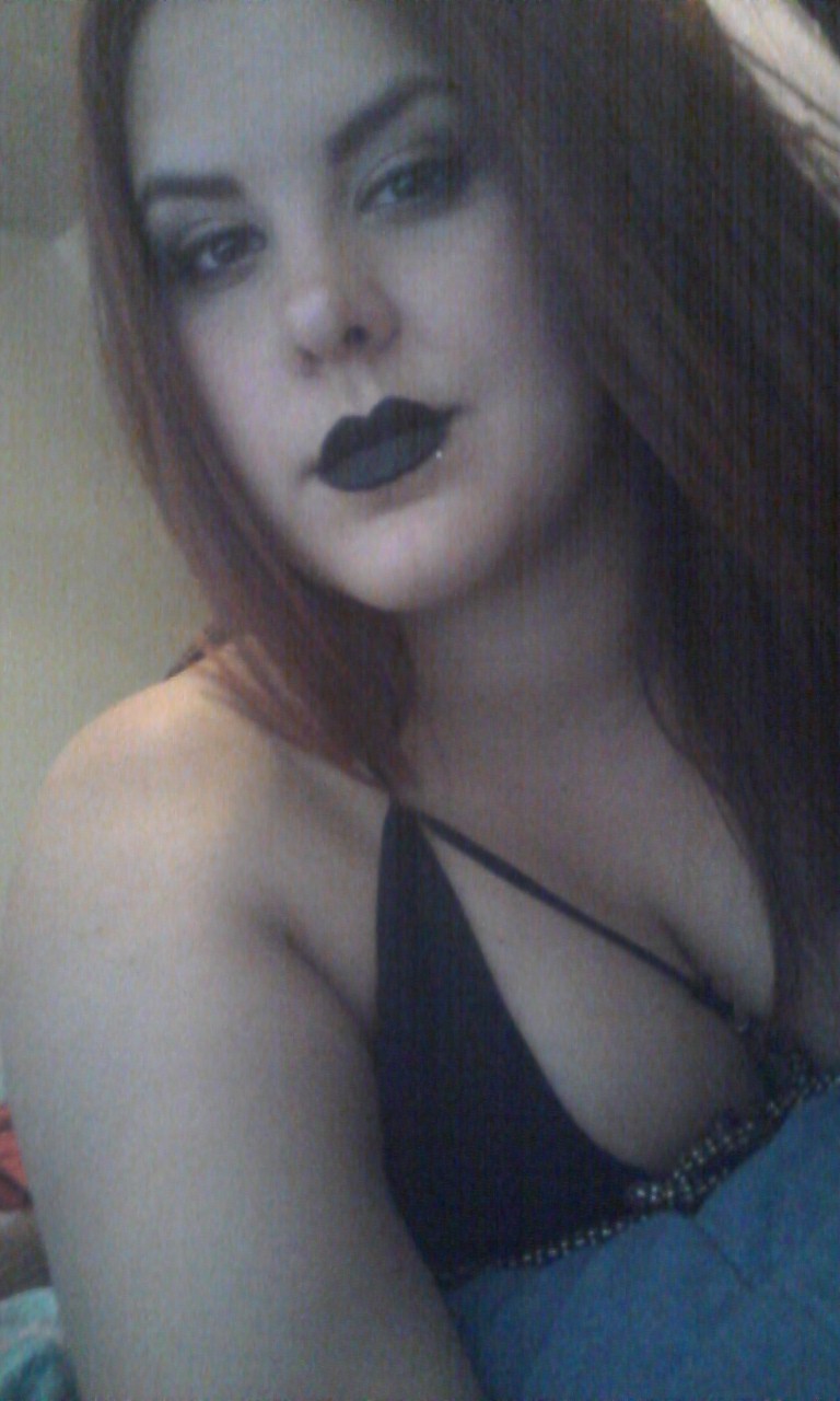 toxicwaxrainbows:  All black everything.