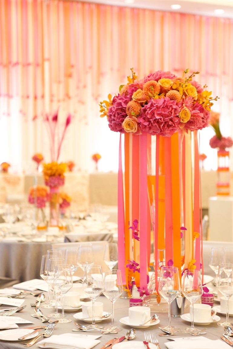 beautifulsouthasianbrides:  Images by:Gucio Photography Decorator: Evan Orion @ Flowerz