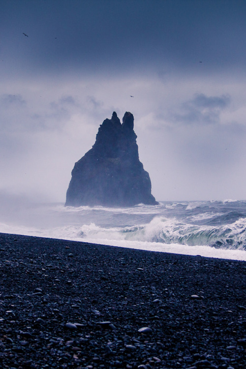 anotic:  Reynisdrangar  |  Birgir Sigurdsson
