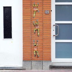 itscolossal:  Tiny Street Murals by ‘Jaune’ Unveil a World of Miniature City Workers