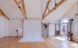 studiohire-photographic:  Swing by… Stunning