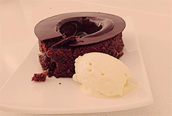 worlds-most-caring-ginger:  pottymouthp0sse:  foodgasmicgoodness-deactivated2: Magic Chocolate Lava Cake (x)  this is not meant for children’s eyes  ito 