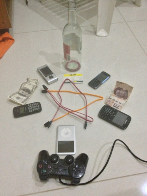 tastefullyoffensive:  hahagakure: I am trying to summon an Internet connection 