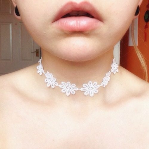 Daisy choker. &lt;3