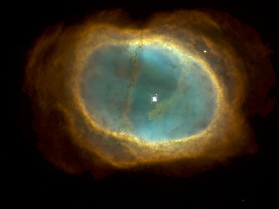 NGC 3132 by NASA Hubble