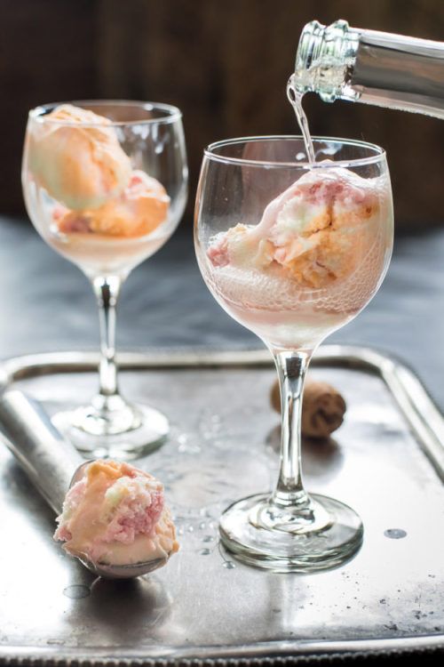 foodffs: Rainbow Sherbet Champagne Floats Really nice recipes. Every hour. Show me what you cooked! 