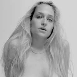 jessajohensson:  Jemima Kirke photographed by Cass Bird