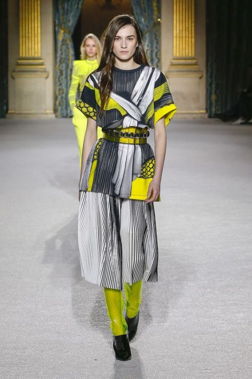 flowersandfutures:Balmain’s latest collection is super-futuristic, and strikes me as very solarpunk/