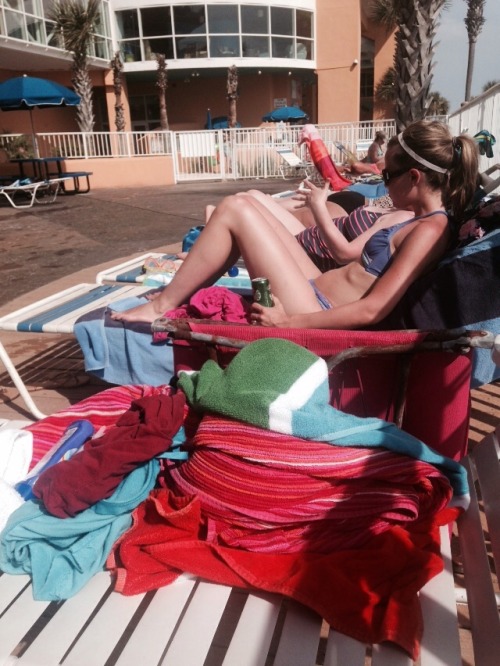 capnsmak:Saw this hottie sit next to me.I might have worn her out until she was s hot sweaty mess.Or