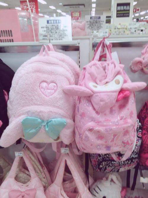 princessbabygirlxxoo: Can I just have these backpacks pweeeaassseeee  @robbiesaysrelaxxx