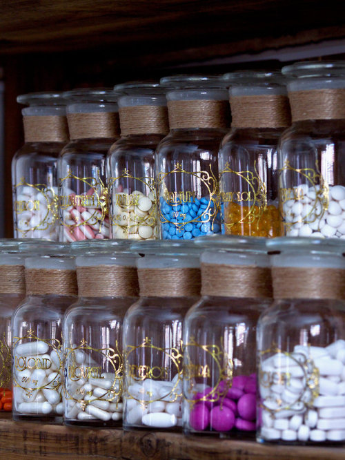 sosuperawesome: Custom Apothecary Jars and Bottles, by Zee Cee Boutique on EtsySee our ‘witchy’ tag