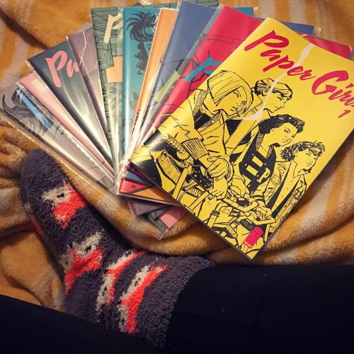 maegan1116: Reading Paper Girls today for the @adultbooklr November Graphic Novel Read Along #abpape