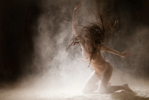 adventuresinhires:  Poussière d’étoiles (Stardust) is a series produced by the French photographer Ludovic Florent. It showcases dancers brimming with adding flour. Sand grains accentuate the majestic movement choreography. 