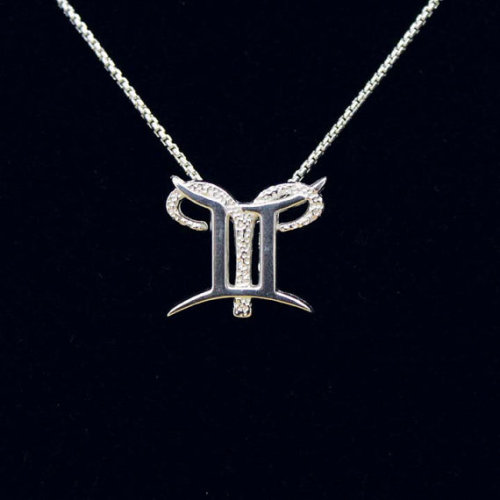 fandomsandcountriesinthetardis:   japhers:  curiosity-killed-meulin:  teamseabreeze:  tsarkat:  alice-in-brennenburg:  I’ve recently stumbled upon a beautiful new Etsy shop and thought I’d do a little feature just to share it with all of you. Unity
