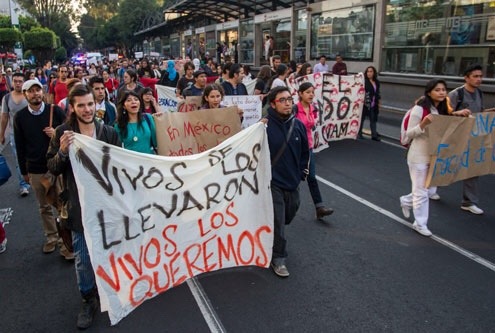 meriahdoc:  From top to bottom:  &ldquo;Mexico smells like death. Son, while