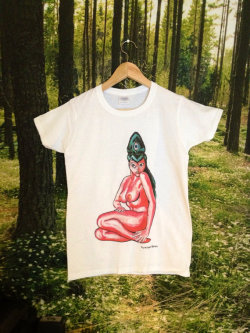 Littlealienproducts:  Alien Pin Up Artist T-Shirt // $16 