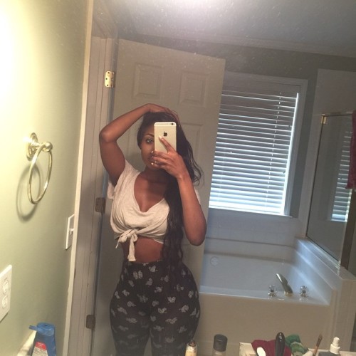 allthingsbootiful:nikkinatural 
