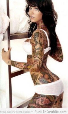 we-require-more-tatooed-girls:  More @ http://we-require-more-tatooed-girls.tumblr.com