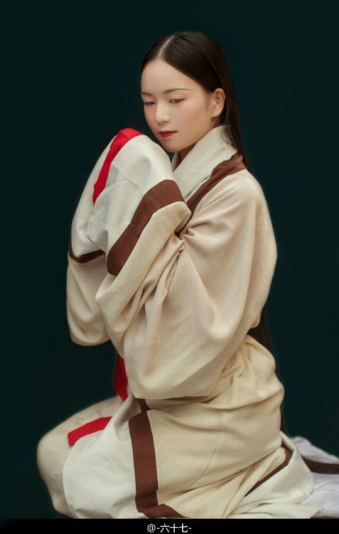 hanfugallery: Han dynasty beauty by -六十七- 微笑女俑 彩绘塑衣式陶俑 西汉景阳帝陵陪葬墓出土