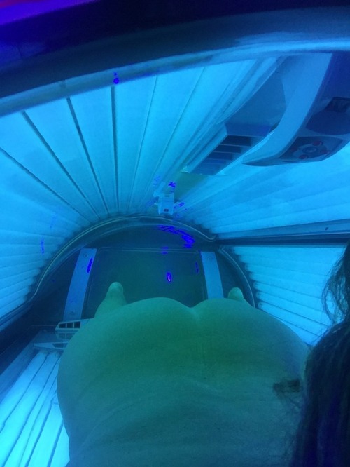 XXX justplayin5162:  Gettin my tan on👄 photo