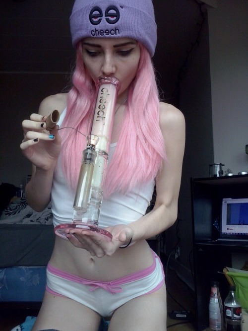 XXX  Let Me See That Bong! http://www.suicidebetties.club/Crazy8/Weed-Girls photo