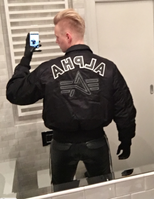 glovefuckforever: LICK MY LEATHER ASS FAG